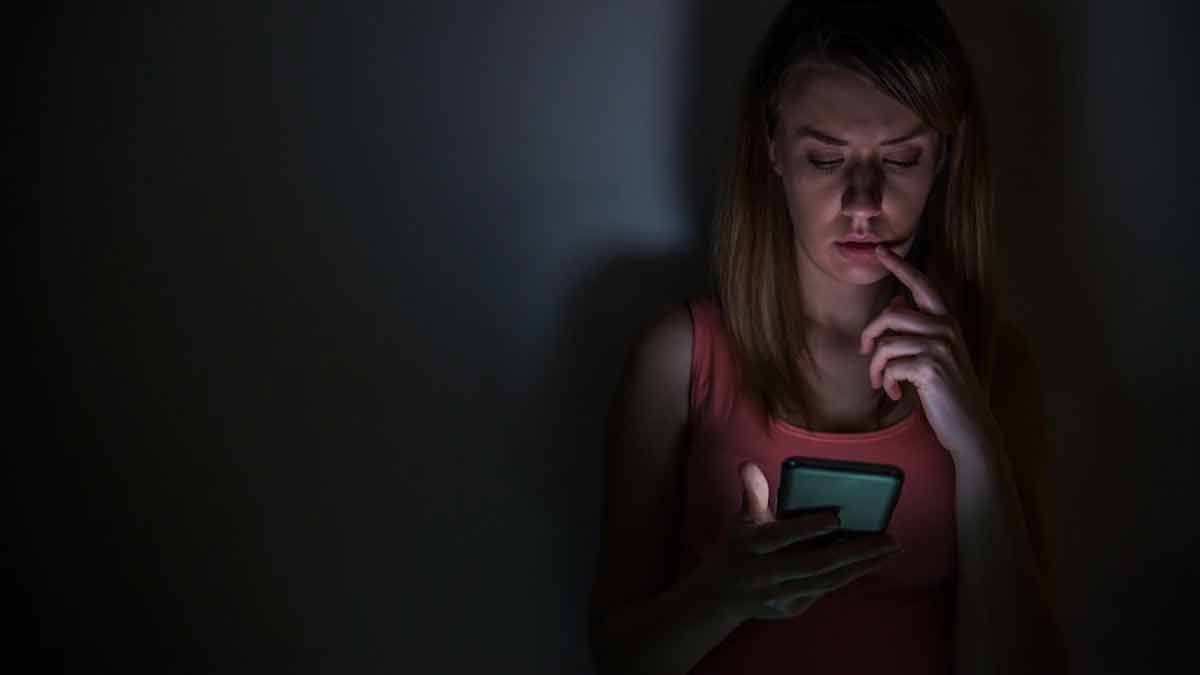 things you should never share on facebook