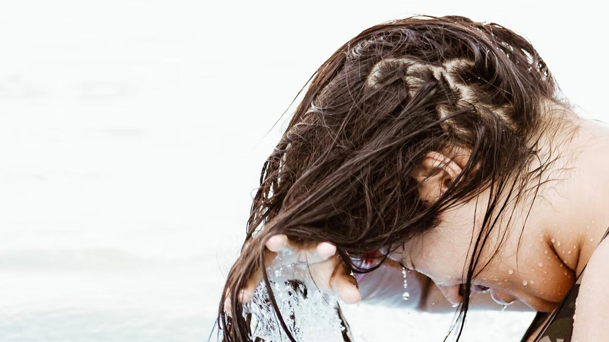 washing hair at night is not good