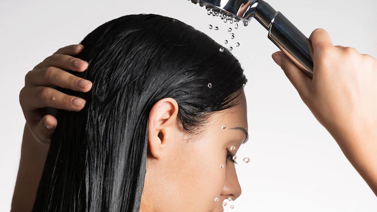 washing hair superstecian