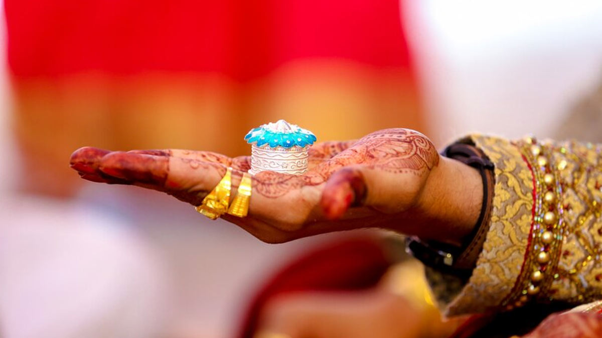 you should not take sindoor from others