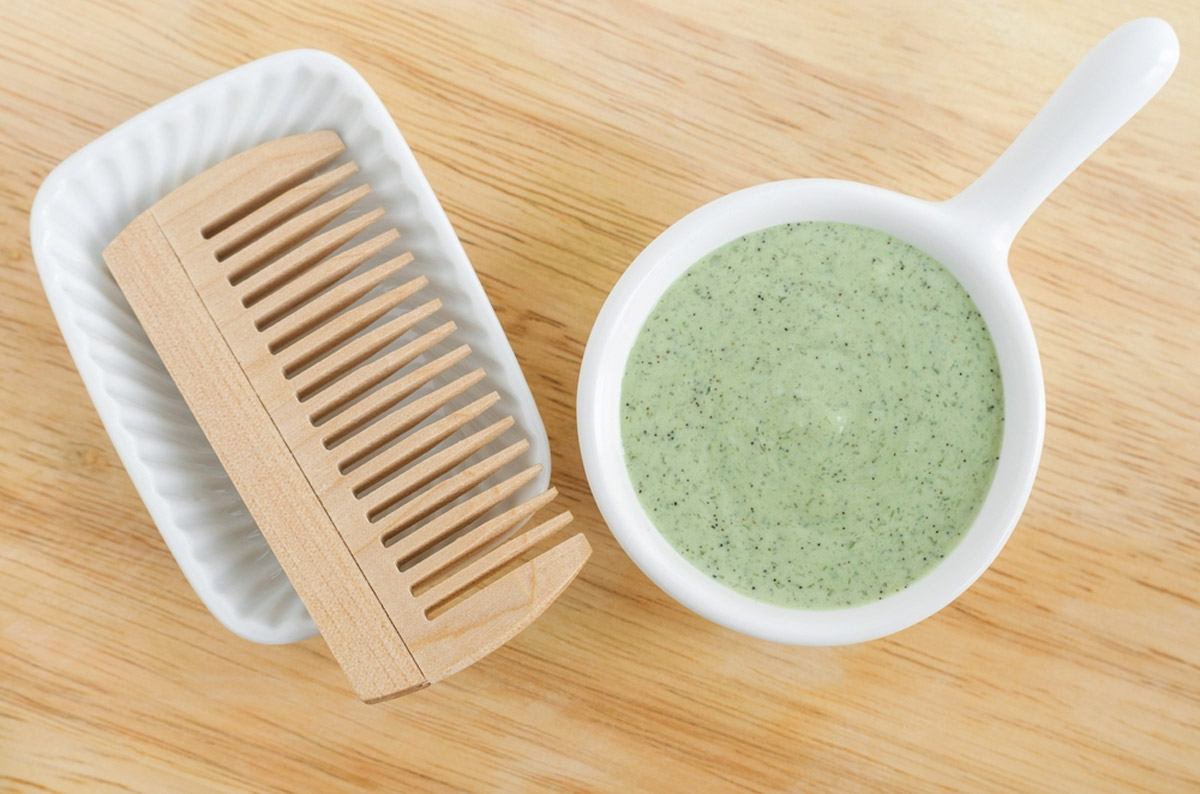 Green Clay Hair Mask Recipe ग्रीन क्ले से बनाएं ये हेयर मास्क Green