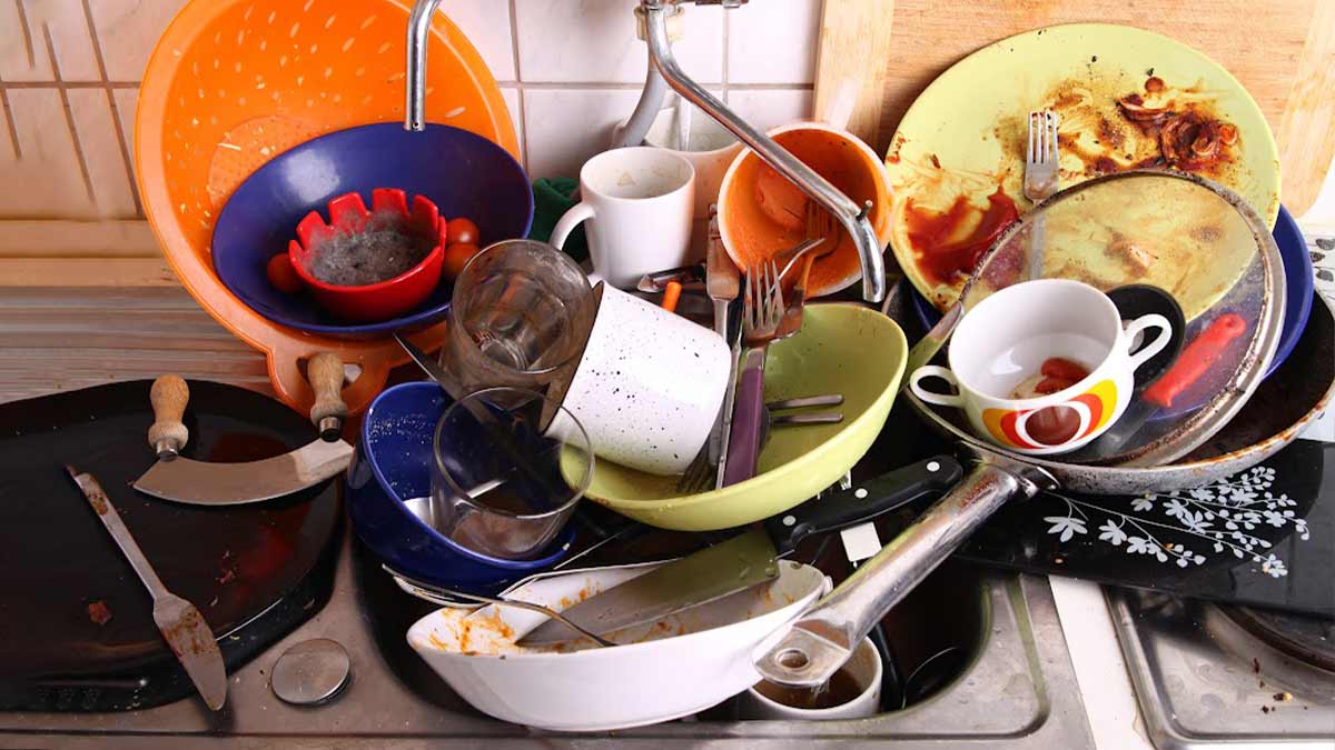 How to wash dishes at home