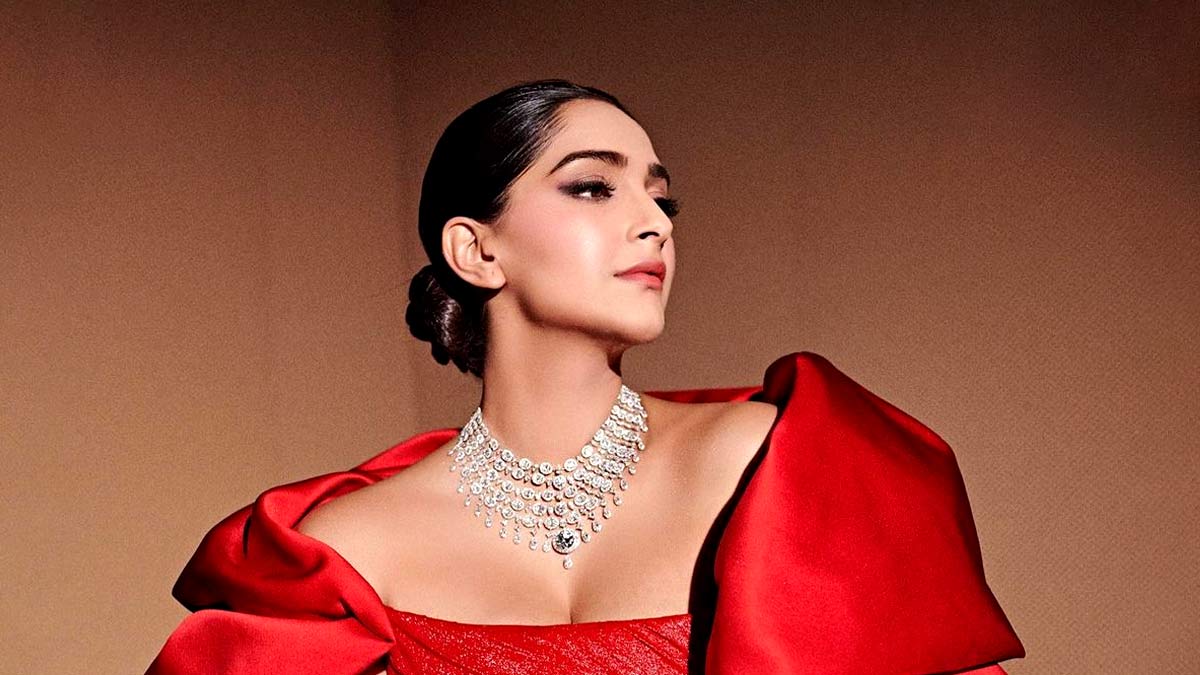 Year Ender 2022: Sonam Kapoor’s Best Statement Outfits