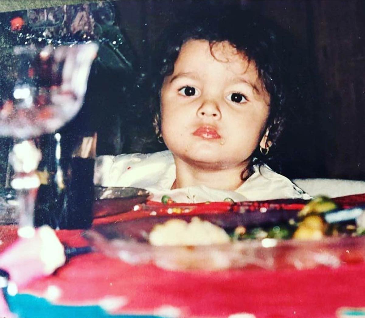 bollywood actresses childhood images