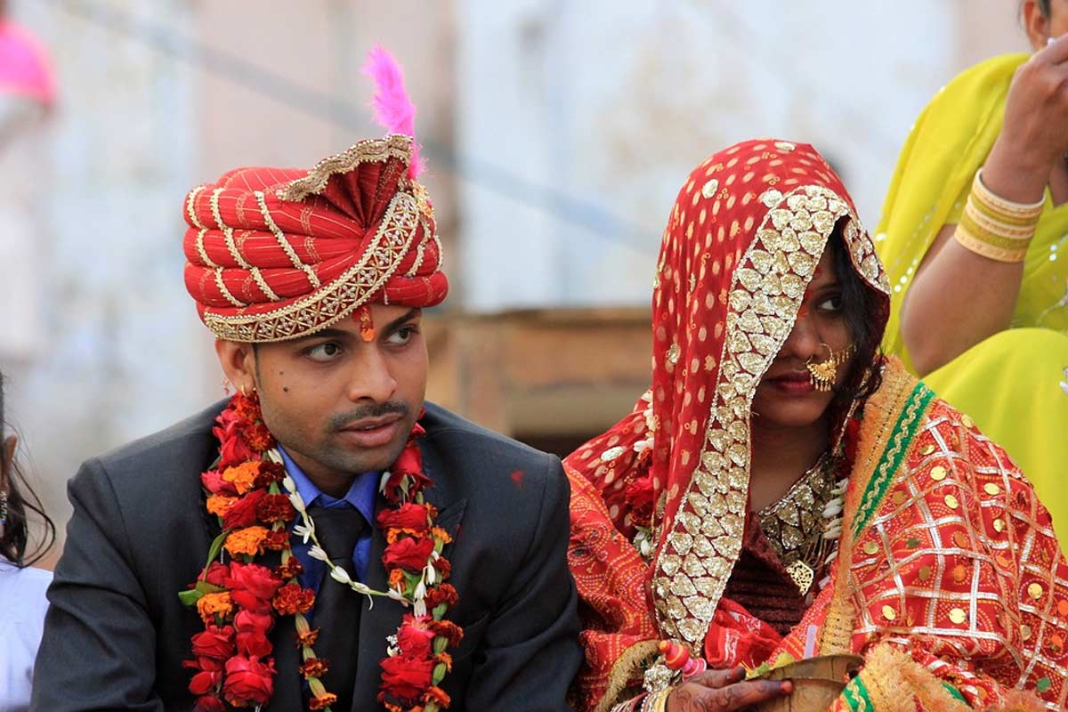 why-wife-sits-on-left-side-of-husband