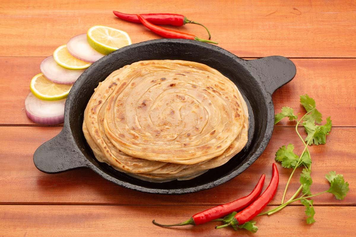 chilli garlic paratha