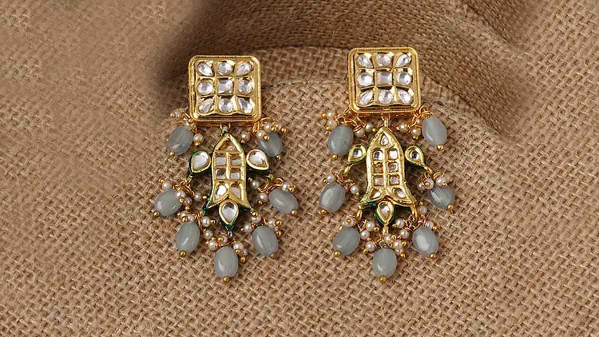 How to Look Stylish | The Right Earrings for Your Face Shape | Earrings  square face, Face shapes, Square face shape
