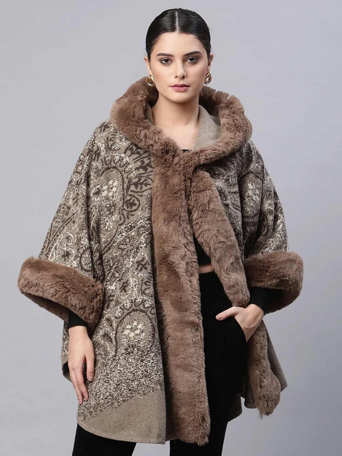फर केप fur cape