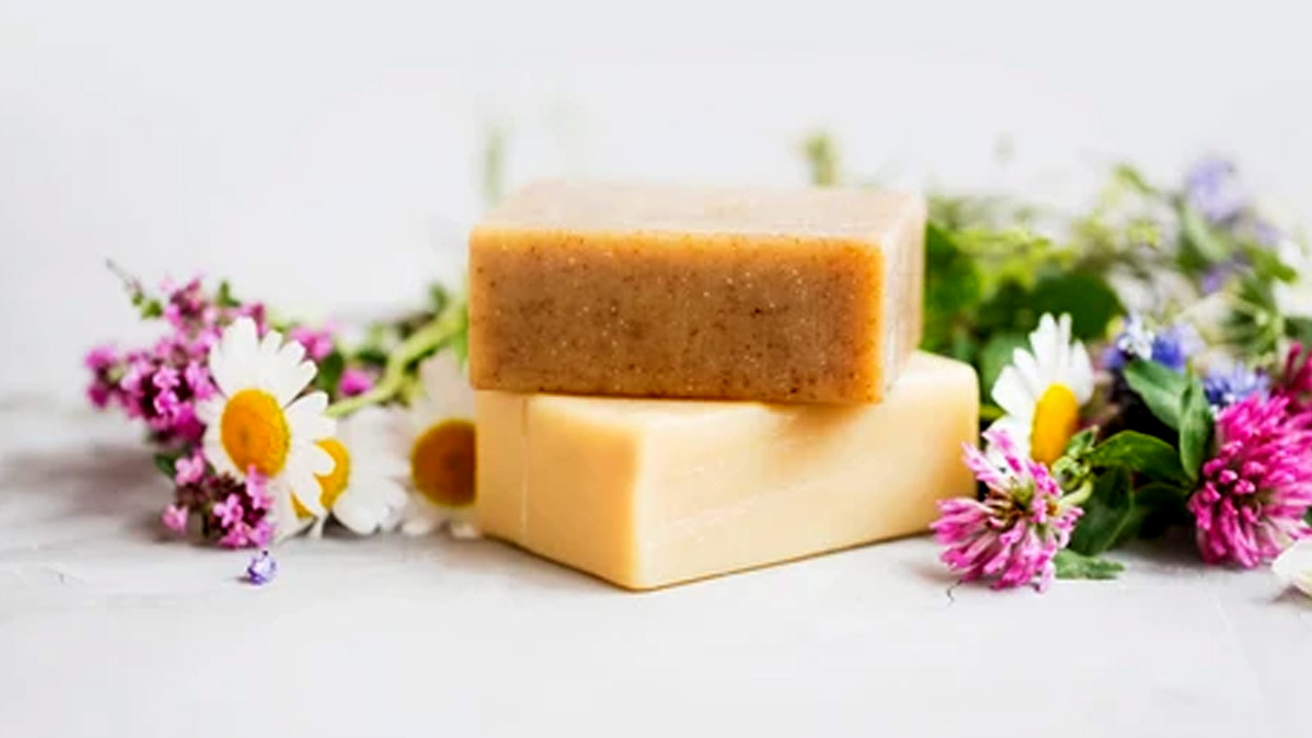 how to make soap from sadabahar flower