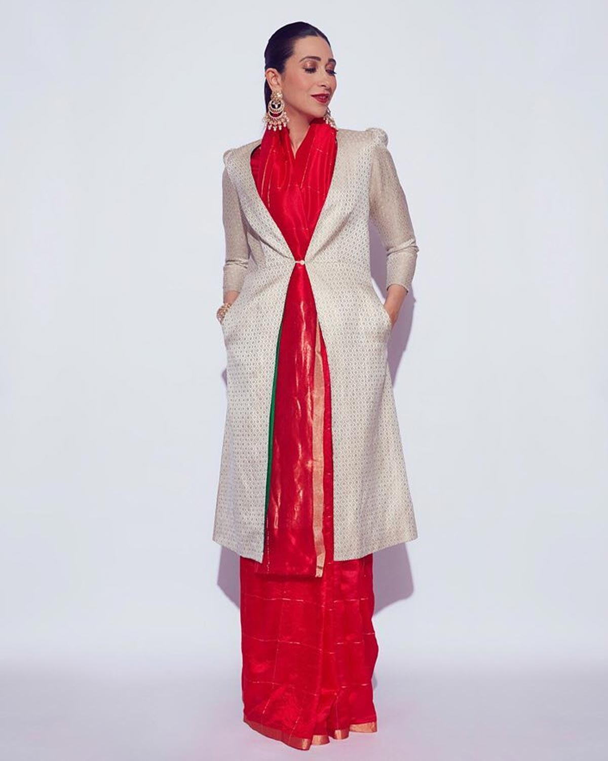 How to wear saree with blazers,coat,and cardigans,साड़ी को कोट एंड स्वेटर्स  के साथ कैसे स्टाइल करे - YouTube