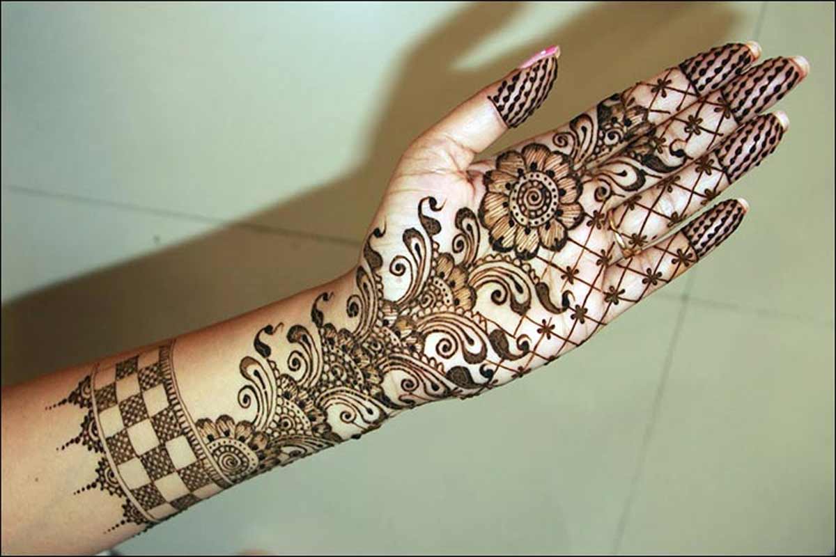 keri mehndi designs for first lohri after wedding