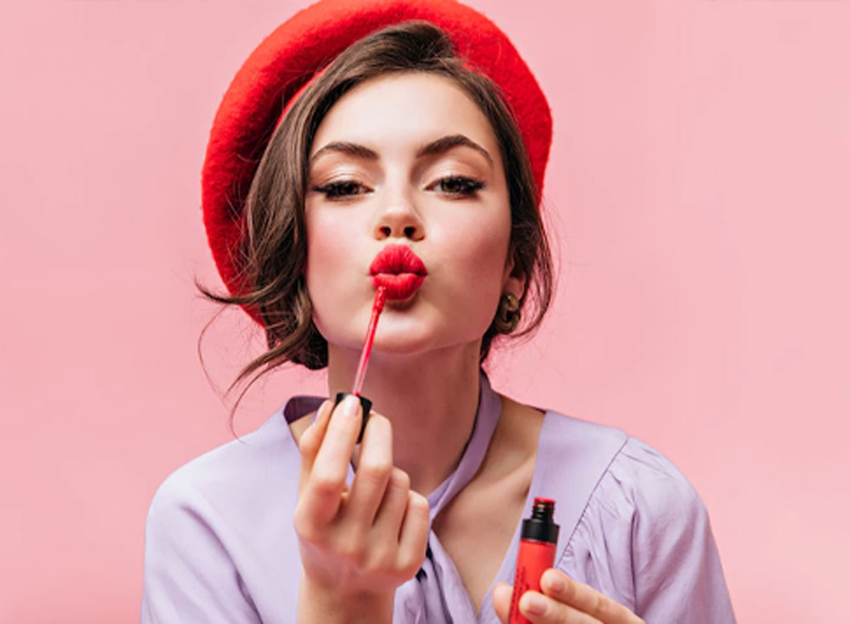 What is The History of Red Lipstick लिपस्टिक का इतिहास जानिए
