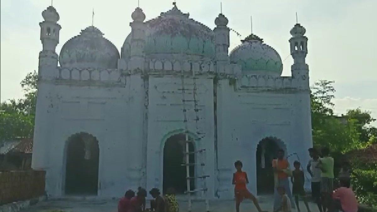 mari village famous mosque in hindi
