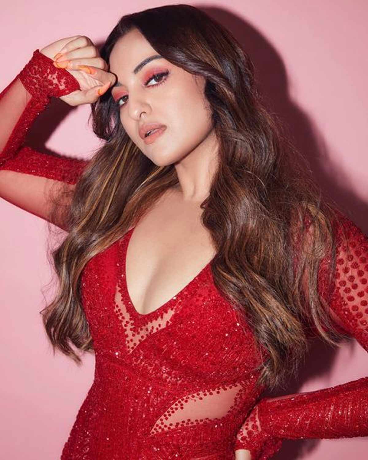 monochrome makeup look