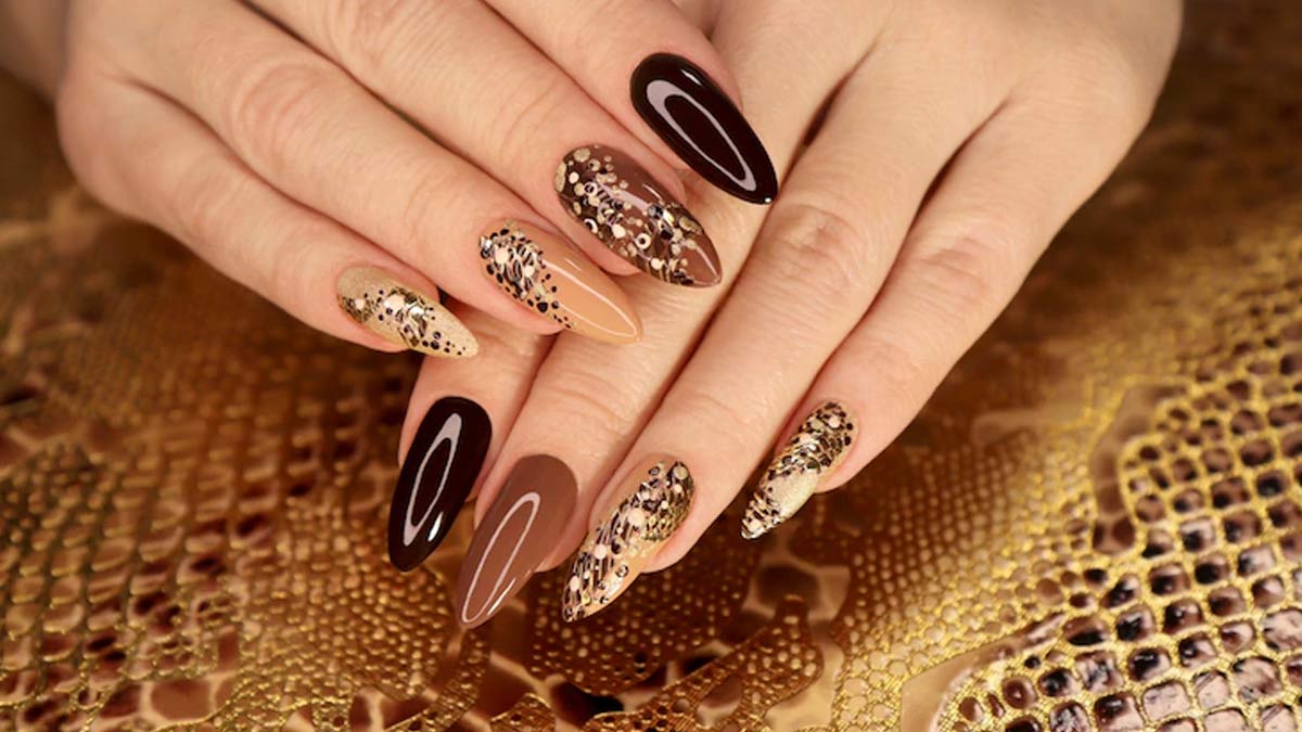 20+ Latest Eye-Catching Nail Art Designs 2024 | Burgundy nail designs,  Burgundy nails, Maroon nail designs
