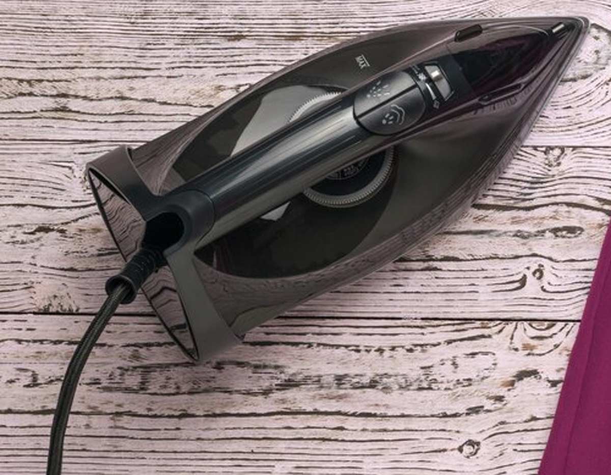 remove candle wax with iron