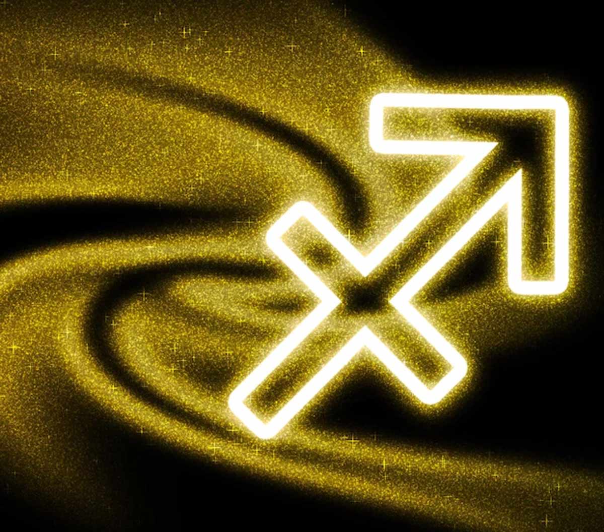 sagittarius career horoscope in hindi
