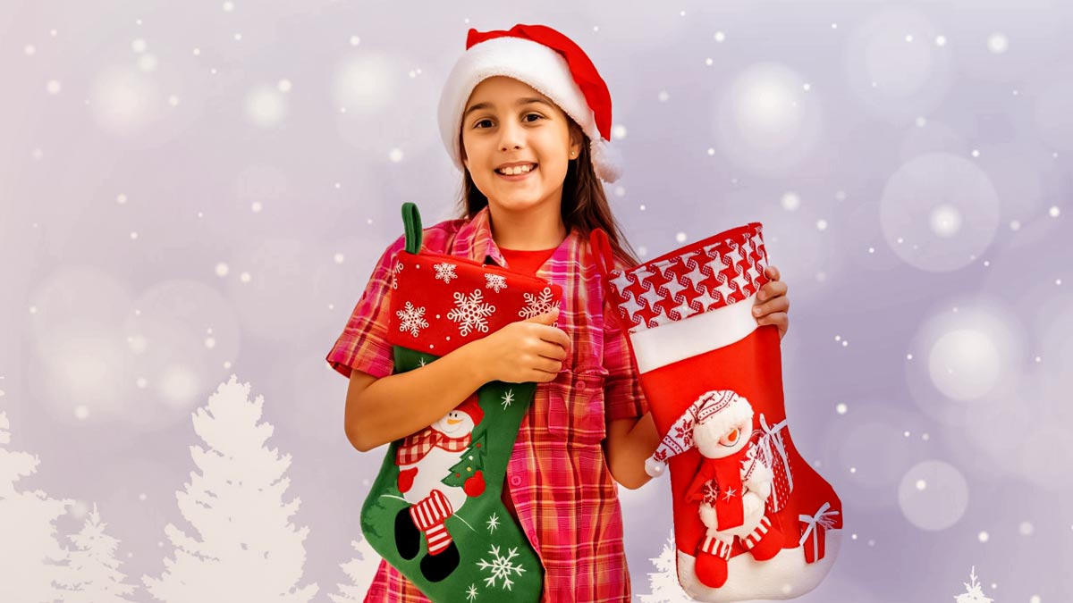 क्रिसमस पर मोजे क्यों लटकाते हैंReason Behind Hanging Socks On