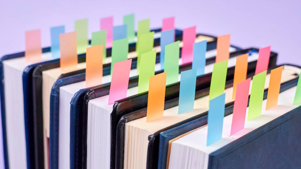 sticky notes and tags use