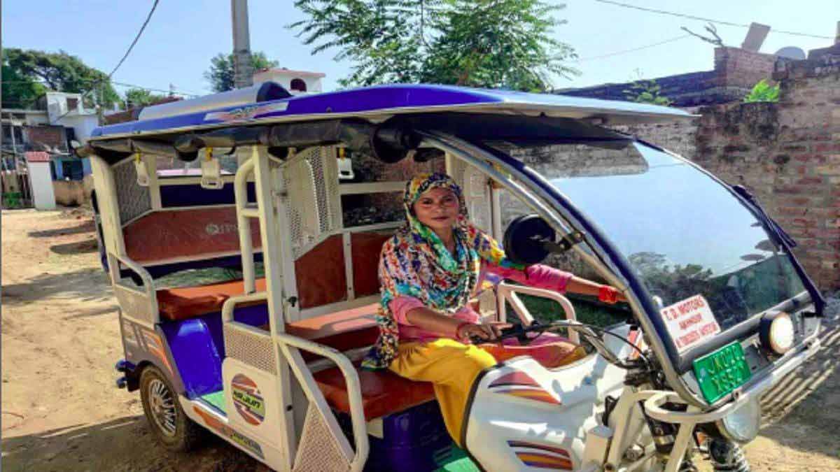 जम्मू की पहली महिला ई-रिक्शा चालक|Who Is E Rickshaw Driver Seema Devi|E ...