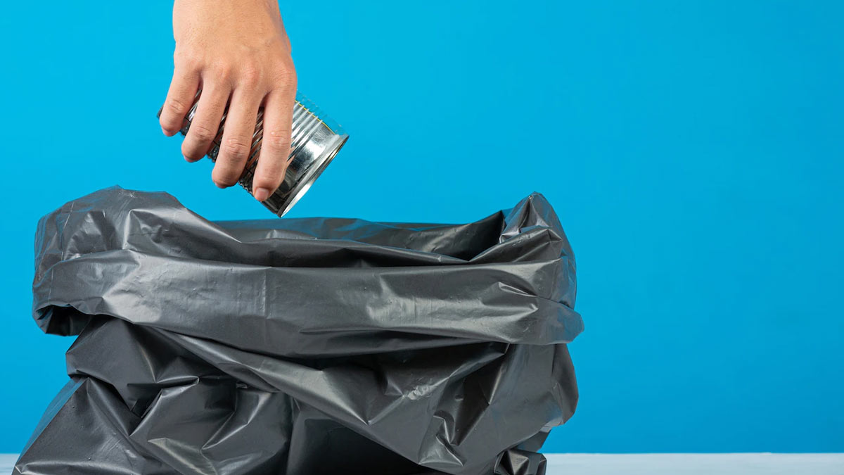 trash bags usage