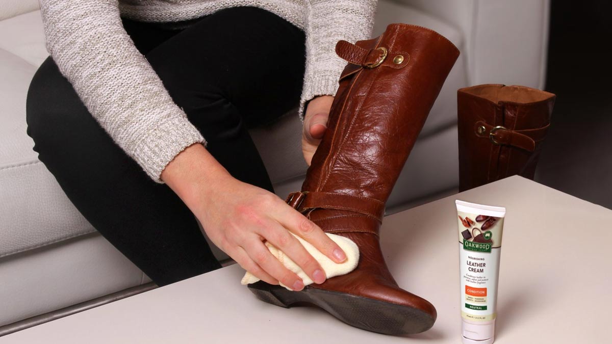 How to Clean Leather Boots| लेदर के जूते को कैसे साफ करें| Leather ...