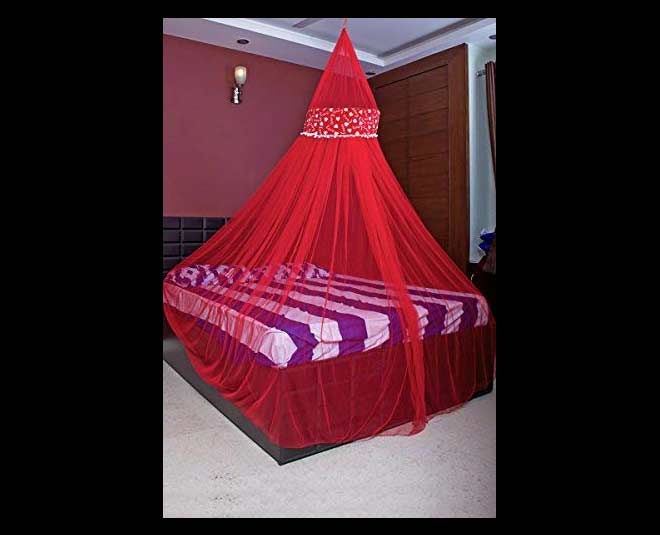 Bed curtain