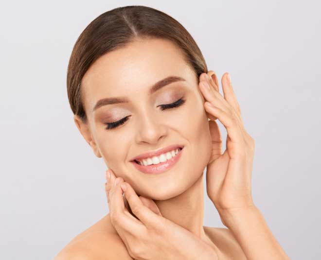 How to Steam Face at Home Without a Steamer and Its Benefits in Hindi