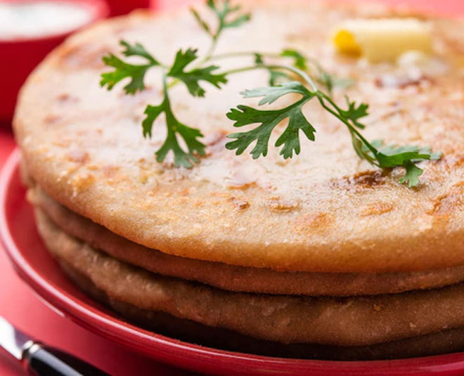 Paneer methi paratha