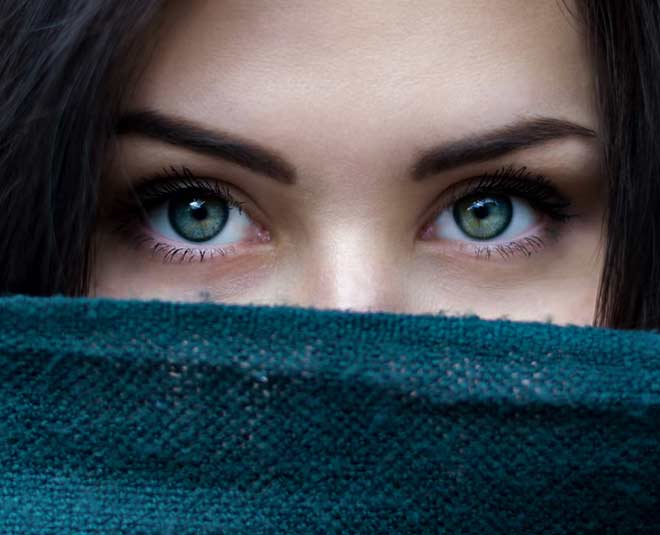 blinking eyes according to astro