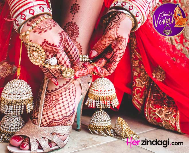 अगर आप भी बनने वाली हैं दुल्हन तो यहां से चूज करें अपने लिए Bridal Footwear  - 8 bridal footwear perfect for this wedding season-mobile