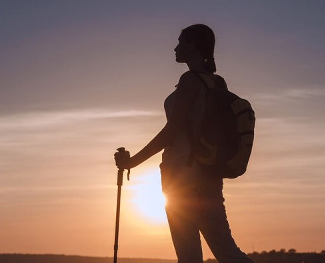 ट्रैकिंग पोल्स- common items for hiking