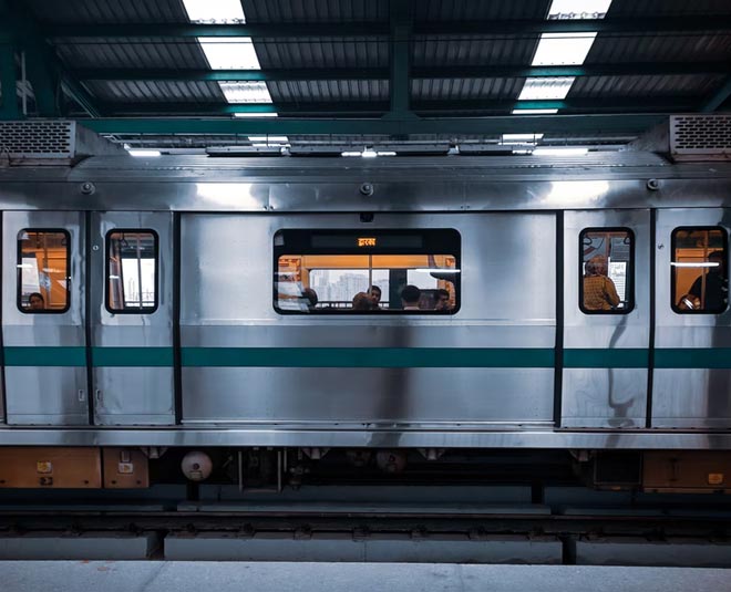delhi metro facts