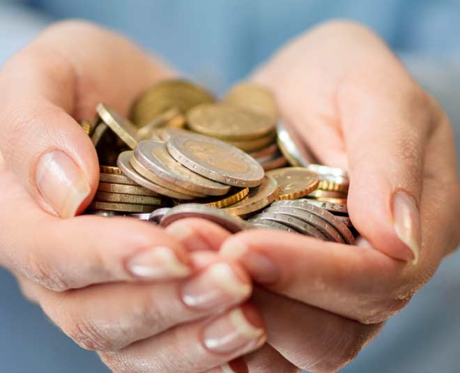 गरीबों को दान दें donate to poor
