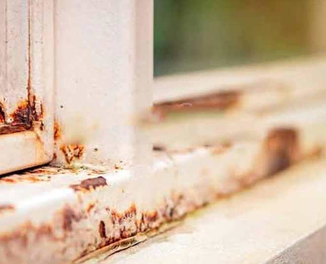 खिड़की से जंग निकाले easy tips to remove rust from metals inside