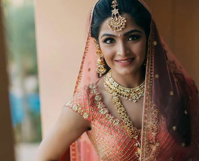 lehenga for wheatish skin tone