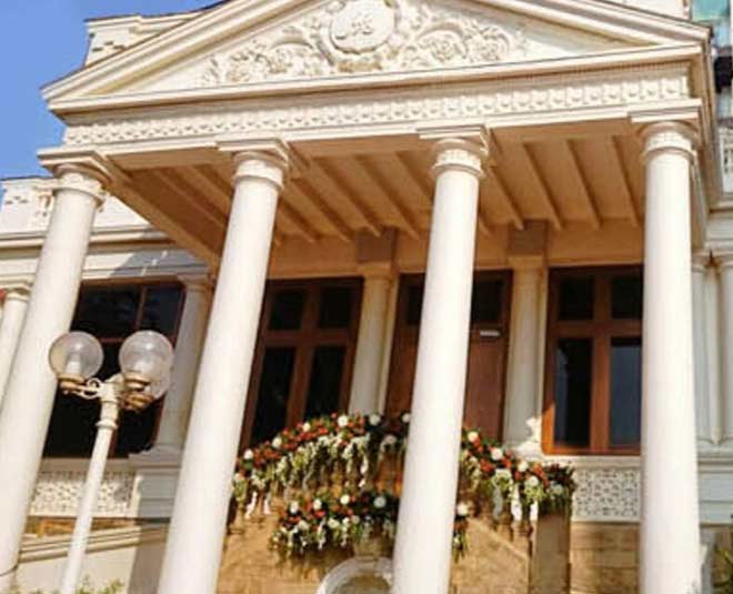 most expensive houses of bollywood