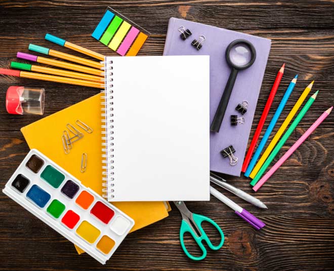 must have items in college girl's bag