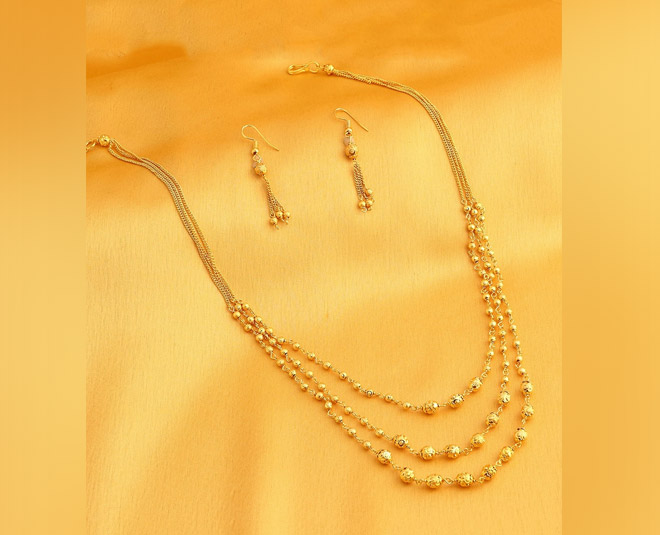 must have light weight necklaces