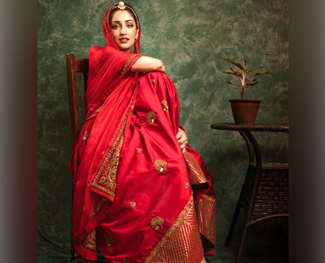 red lehenga look