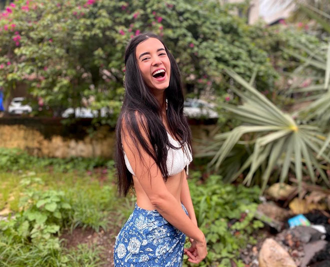 saba rumoured girlfriend of hrithik