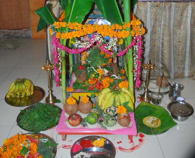 temple  decoration  at  home  with  flowers