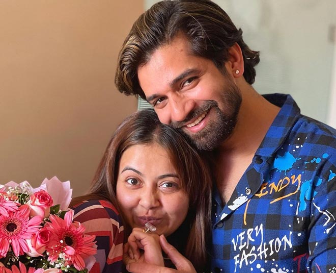 vishal singh proposes  devoleena bhattacharjee
