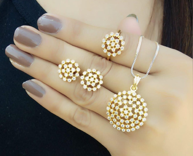 white diamond necklace designs