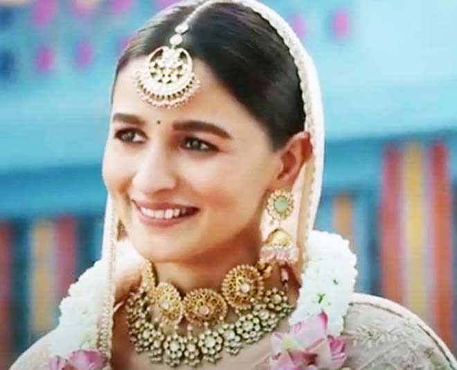 लाइट पिंक ब्राइडल लहंगा alia bridal looks photos