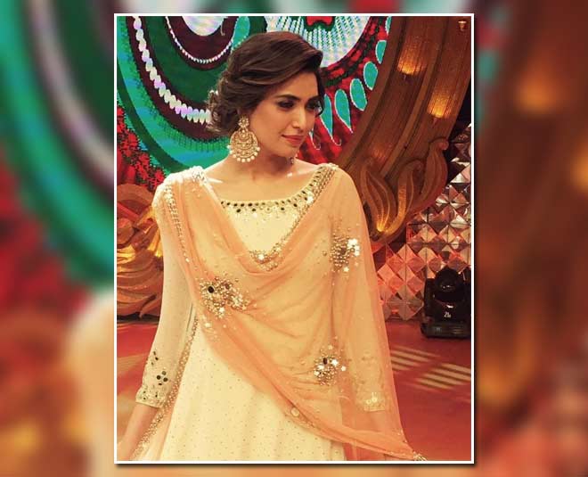 10 Gorgeous Hairstyles with Anarkali suit