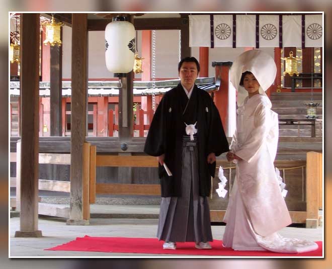 जापानी ट्रेडिशनल आउटफिट- chinese wedding outfit