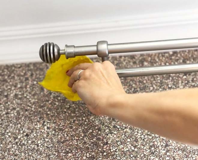 Clean Your Curtain Rods And Get Rid Of Rust With These Easy Tips