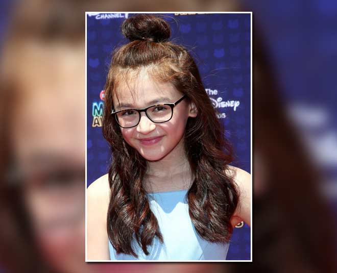 halfup double bun hairstyle