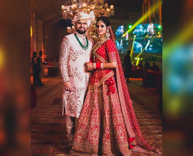 इंडियन ट्रेडिशनल आउटफिट- indian traditional wedding day dress